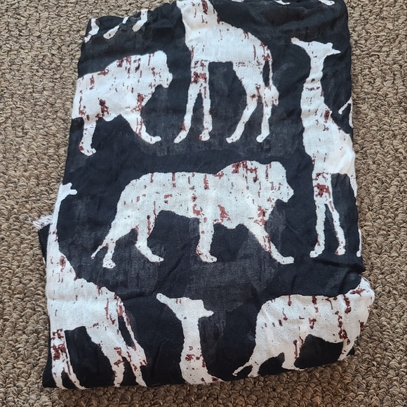 DVF Animal print scarf - Picture 2 of 5